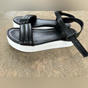 Black and White Franco Sarto Platform Sandals women’s size 7.5